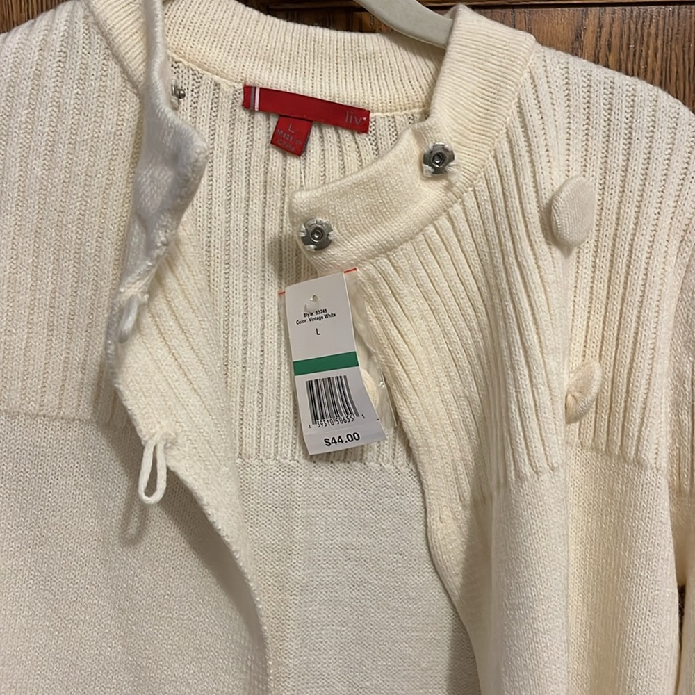 liv Cardigan - Picture 2 of 4